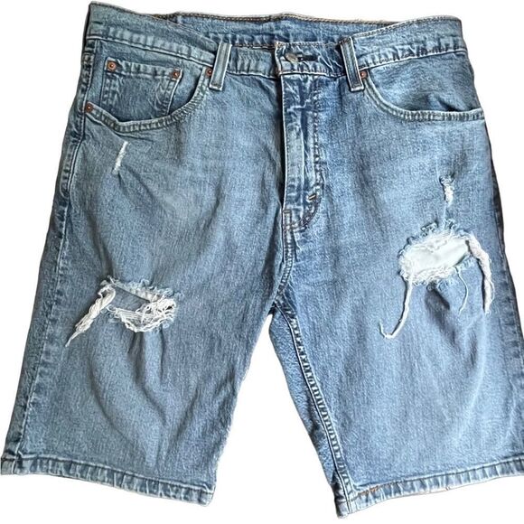 Levi's Other - Levi’s men’s 405 distressed jean shorts size 33/10”.